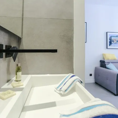 Paule - Great Old Town W Ac *