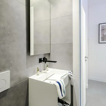 Paule - Great Old Town W Ac